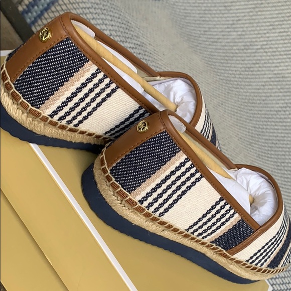 MICHAEL KORS MATHILDE ESPADRILLE CANVAS NAVY MULTI - Picture 11 of 16
